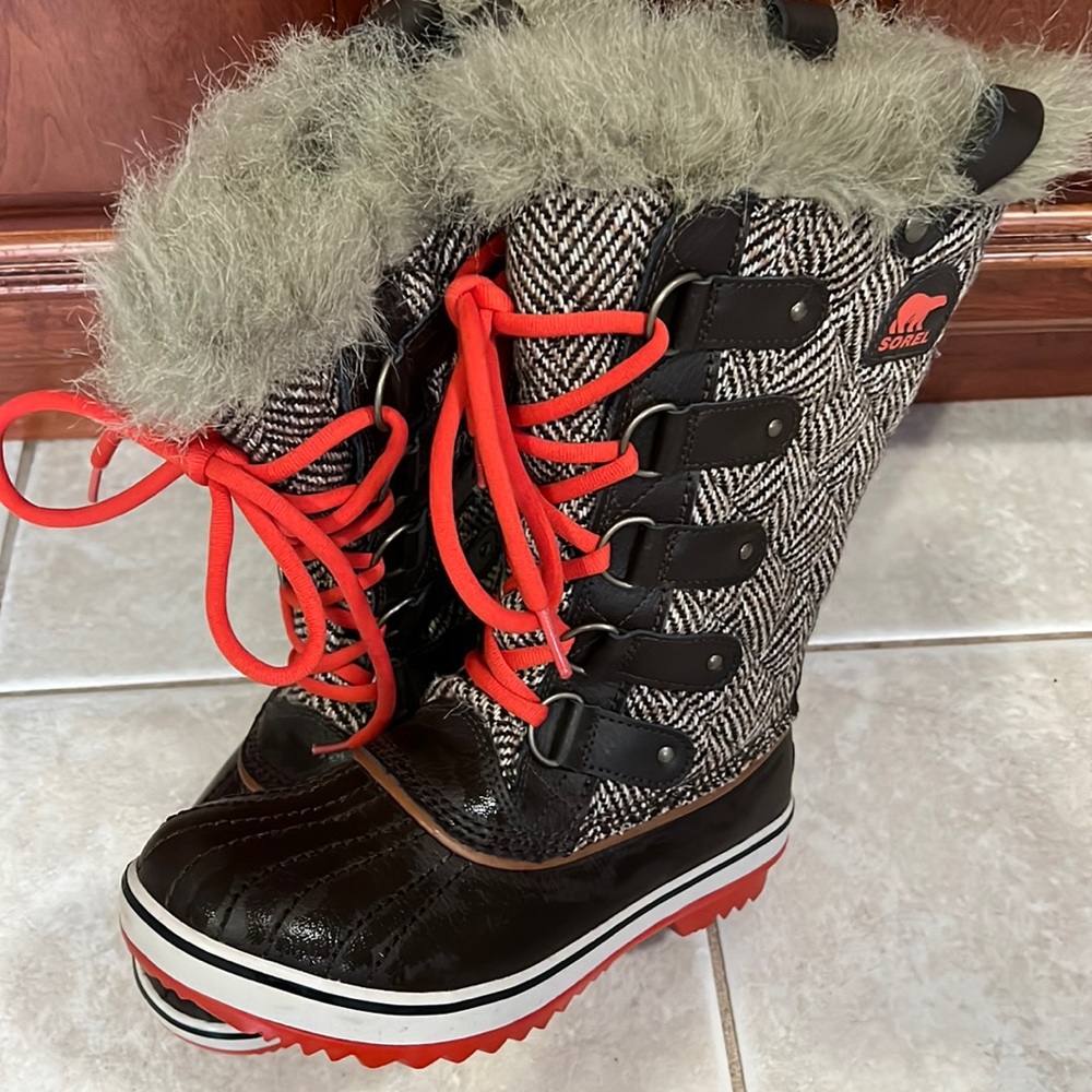 New Sorel boots no box
